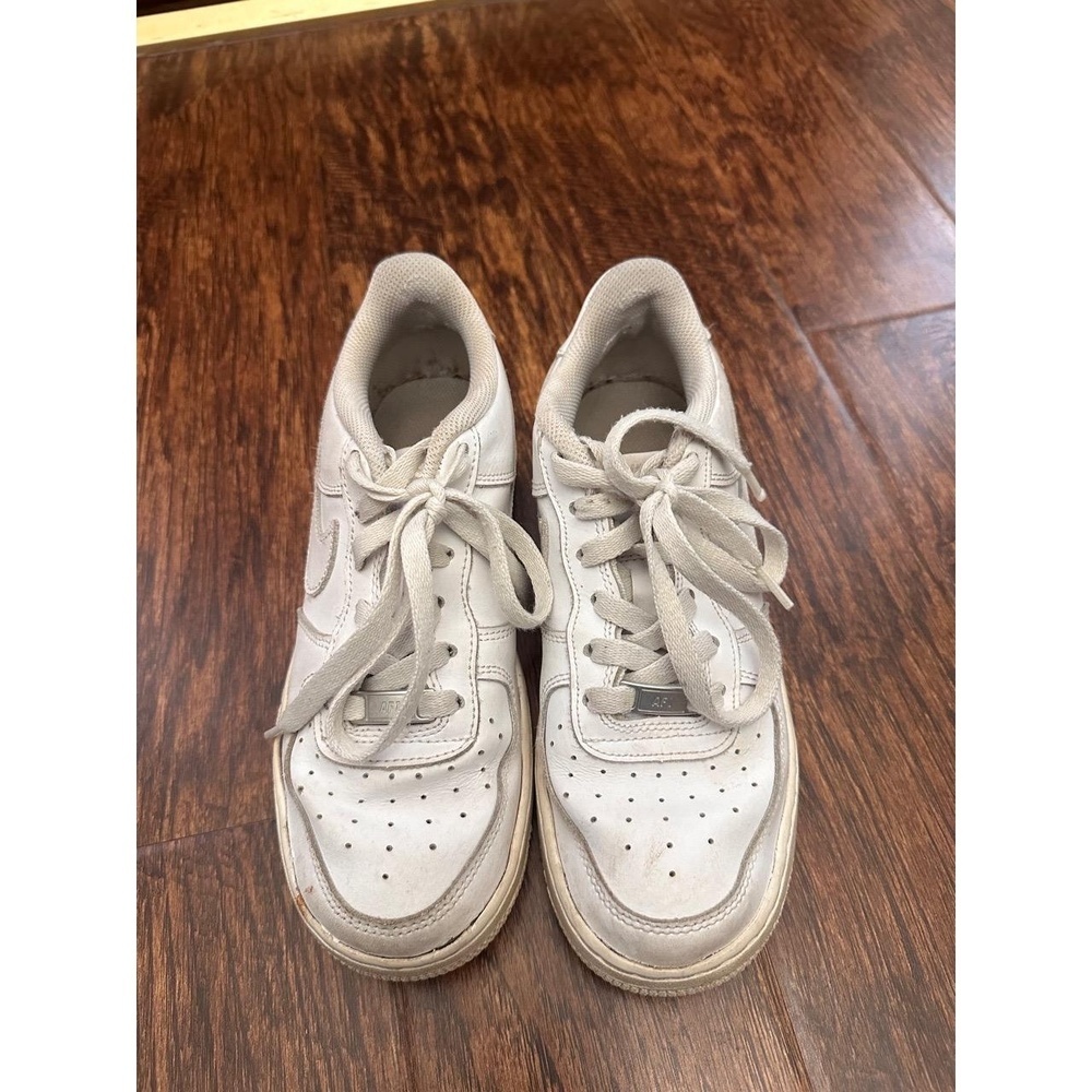 Nike Size 6Y Sneakers White Low Top Air Force 1 Classic Streetwear